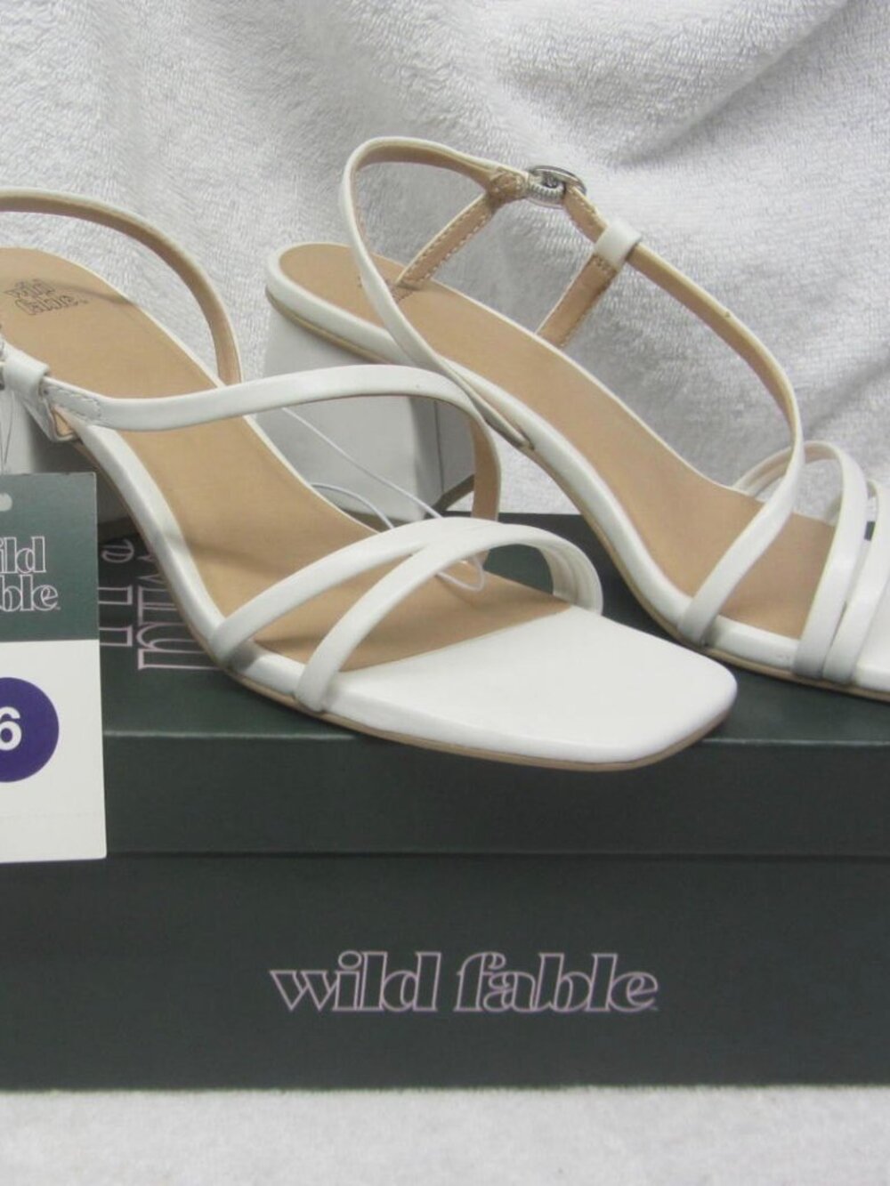 NWT Women's Wild Fable Dress Sandal Blaire Heels Size 6 WHITE 2.5" Block Heel